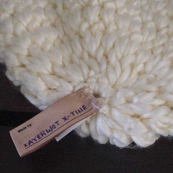 KK intl beanie ❄️ - Picture 2 of 2